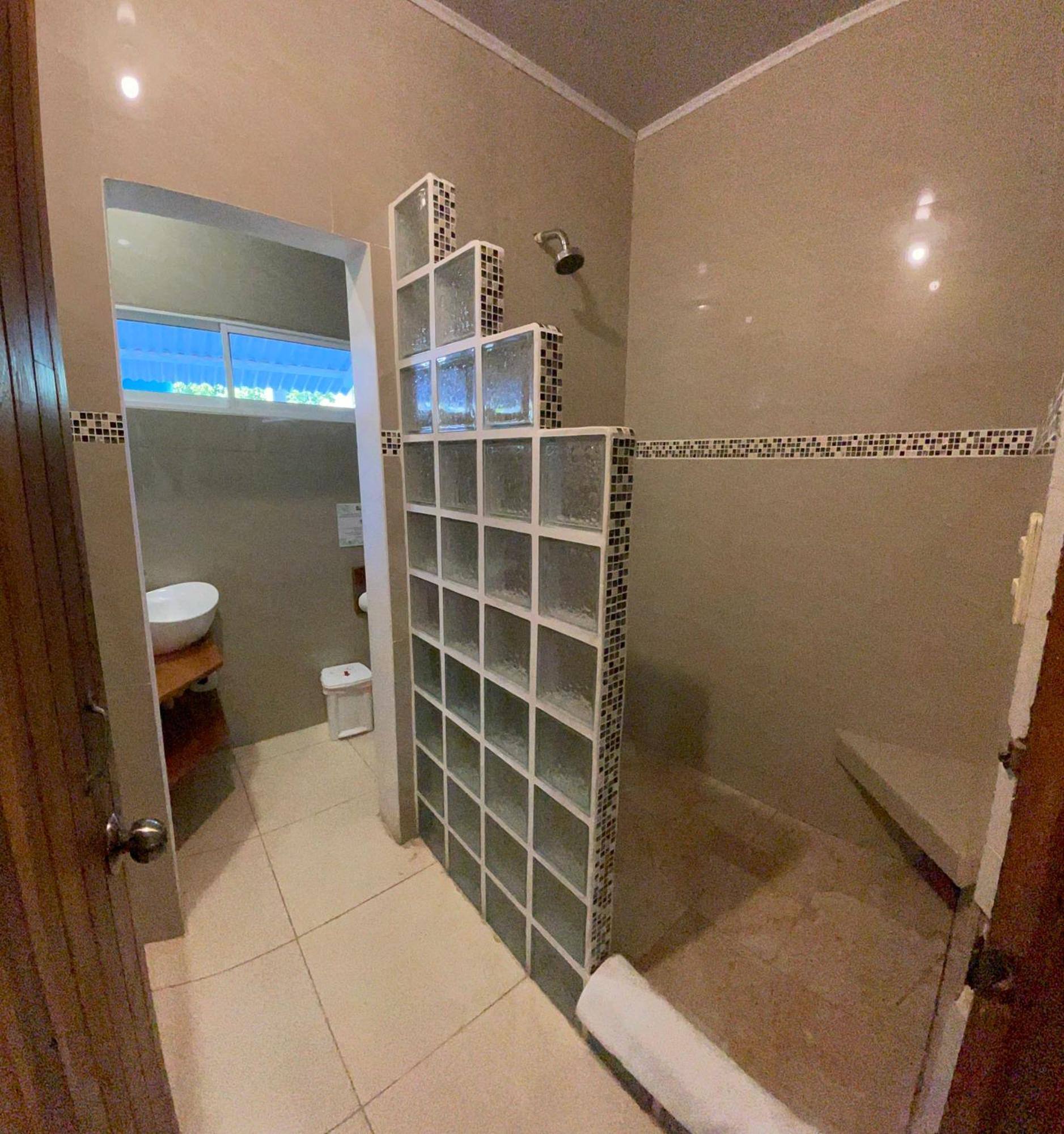 Casa Blanca Beachfront House With Shared Pool Access Pangea Lodge Manzanillo  Exterior photo