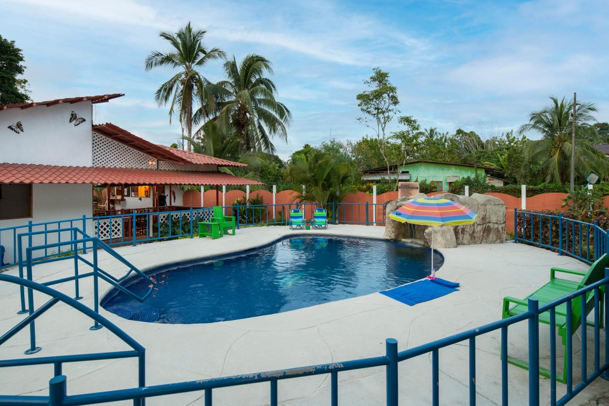 Casa Blanca Beachfront House With Shared Pool Access Pangea Lodge Manzanillo  Exterior photo